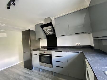 Newly Refurbished One Bedroom Apartment for Rent in Hitchin - Photo 2