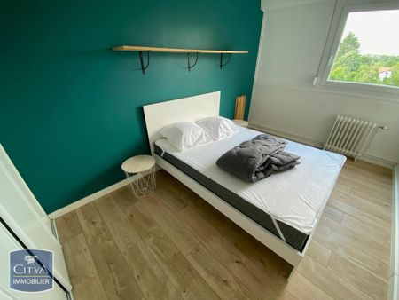 Location Appartement 3 pièces 75m² NIORT 79000 - Photo 4