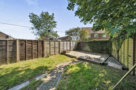 108, Pottingfield Road - Photo 2