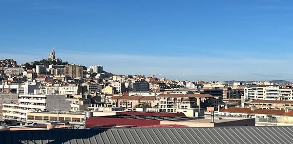 A louer appartement de type 1 meublé avec extérieur 13008 MARSEILLE - Photo 2