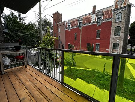 Condo 2 chambres offert en location complètement meublé - Photo 2