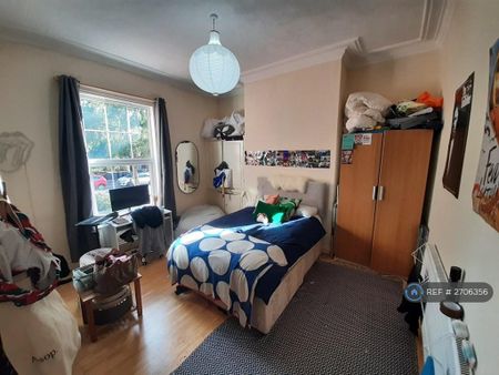 6 bedroom terraced house to rent - Photo 3