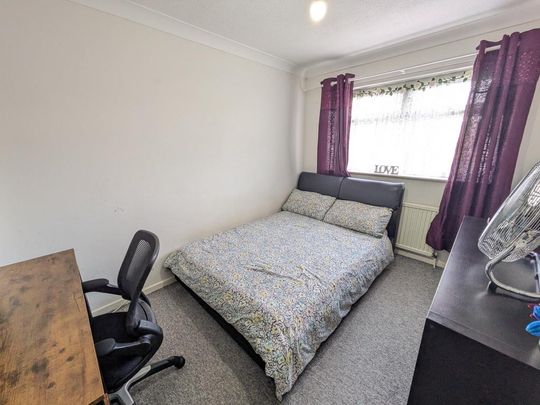 3 bedroom semi-detached house to rent - Photo 1