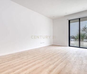 Oliveira do Douro, Porto - Photo 1