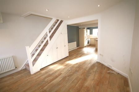 CanterburyEast Street, CT1 1ED, Canterbury - Photo 3