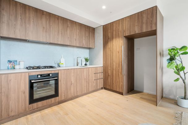 706/543 Elizabeth Street, Melbourne. - Photo 1