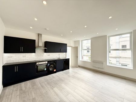 2 Bed Flat, Camberwell Church Street, SE5 - Photo 2