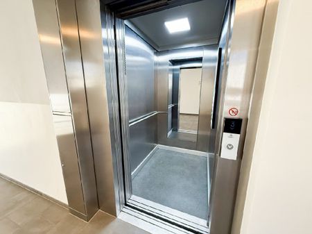 Exklusive Maisonette-Wohnung in Eggenberg mit Dachterrasse, Balkon, Parkplatz und Kellerabteil…! - Photo 2