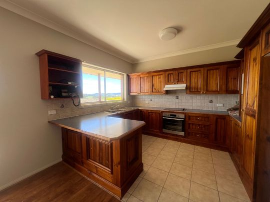 Location - Lifestyle - Farm - 4 Bedrooms - Photo 1