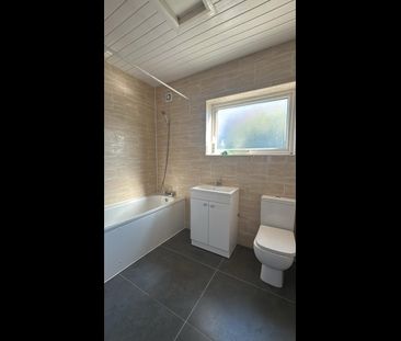 4 Bed Terraced House, Kempton Road, E6 - Photo 5