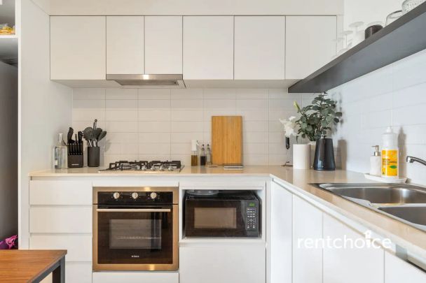 “Modern 2-Bed, 2-Bath Apartment in Canning Vale” - Photo 1