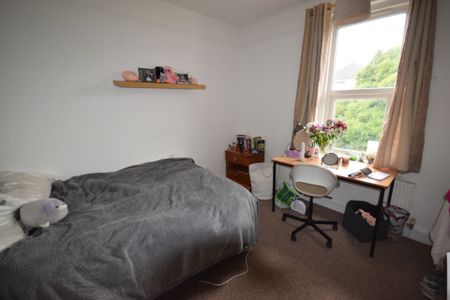 2 Bedroom Flat To Rent in Winton - £1,120 pcm Tenancy Info - Photo 2