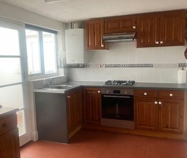 2 bedroom cottage to rent - Photo 2