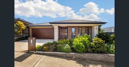 Exceptional Family Comfort in the Rosenthal Estate - Photo 4