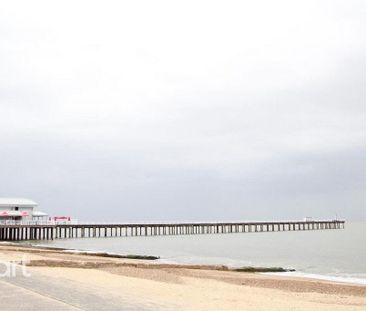 1 bedroom in a house share to rent - Photo 3