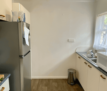 Spacious two-bedroom unit in St Johns! - Photo 1