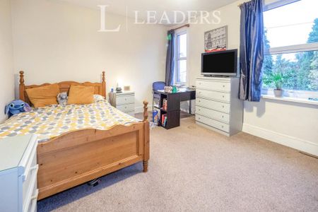 5 bedroom semi-detached house to rent - Photo 3