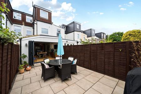 3 bedroom terraced house to rent - Photo 5