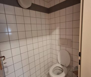 Gut aufgeteilte 2-Zimmer-Wohnung mit möblierter Küche im Zentrum vo... - Foto 5