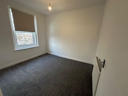 3 bedroom apartment to rent - Photo 3