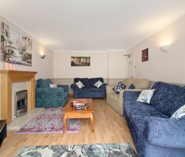 6 bedroom detached house to rent - Photo 3