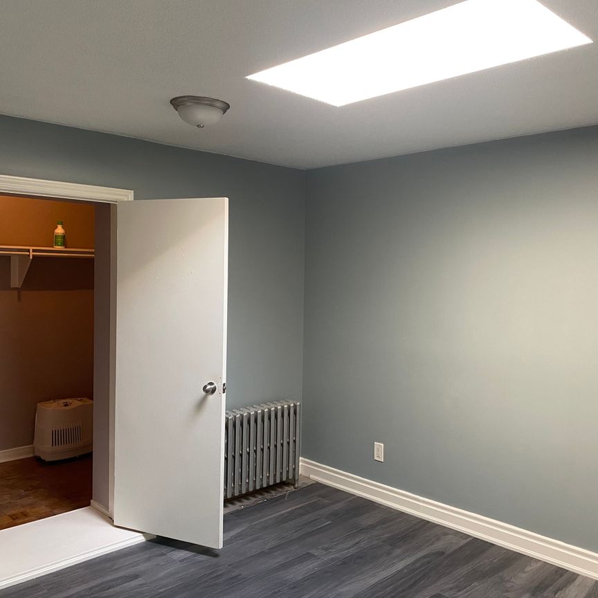 For Lease - 3874A Bloor Street Unit# 2, Toronto, Ontario - Photo 1