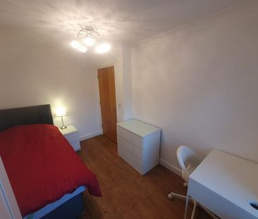 Kings Drive, Stoke Gifford, Bristol - Photo 3