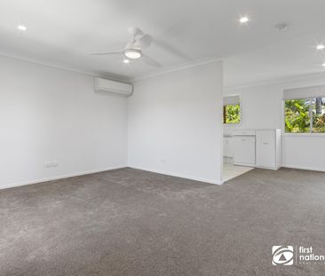 UPSTAIRS LEVEL - THREE BEDROOM LIVING IN GREAT LOCATION! - Photo 2