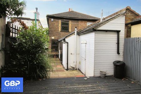 2 bedroom semi-detached house to rent - Photo 3