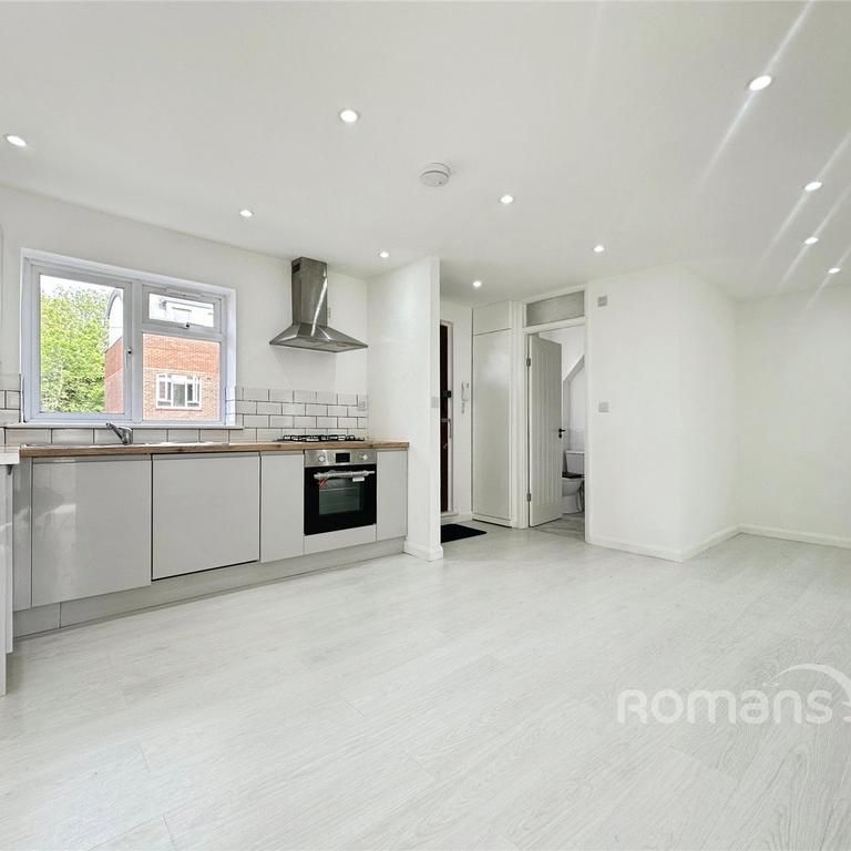 2 bedroom flat to rent - Photo 1