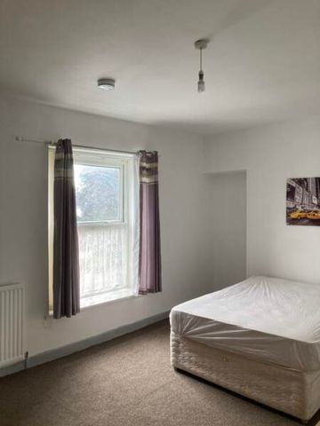 Large Double Room @ Five Bedroom Female Only share Phillips Parade, Swansea. - Photo 5