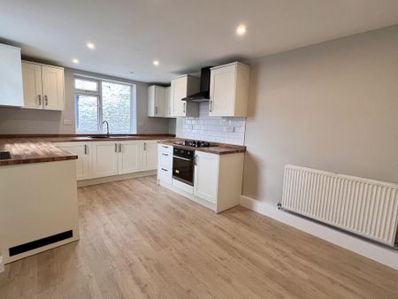 2 bedroom terraced house to rent - Photo 5
