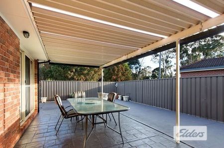 4 BEDROOMS FAMILY HOME, WALKING DISTANCE TO QUAKERS HILL SHOPS & STATION - Photo 5