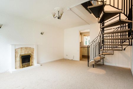 2 bedroom semi-detached house to rent - Photo 2