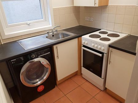 1 bedroom ground floor maisonette to rent - Photo 5