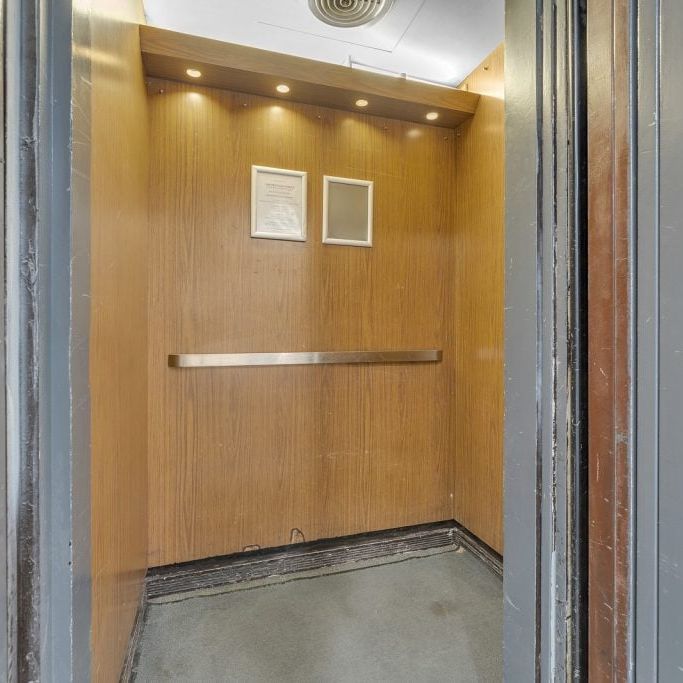 The Winchester - Photo 1