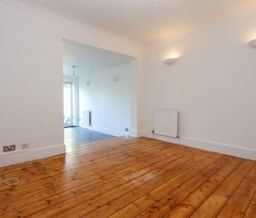 3 bedroom end of terrace house to rent - Photo 3
