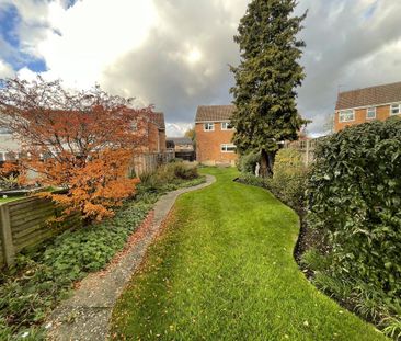 3 bedroom semi-detached house to rent - Photo 1