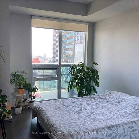 Yonge St And Eglinton Ave. Luxury 1Bdrm +Den Flr To Ceiling Windows - Photo 1