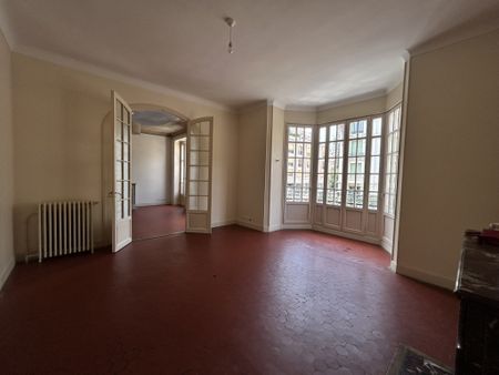 Location Appartement 4 pièces 122m² NICE 06000 - Photo 3