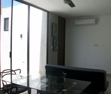 TOWN HOUSE EN RENTA CON PISCINA CERCA DE CITY CENTER - Foto 3