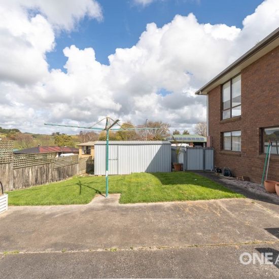 Well Maintained Large Family Home! - Photo 1