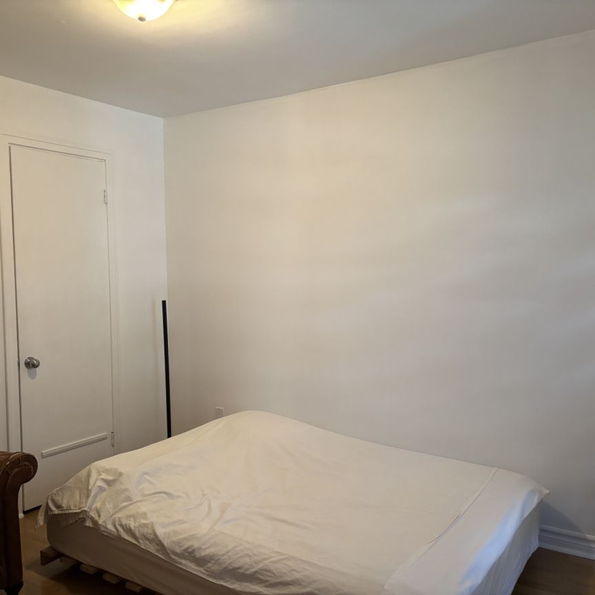 Beau 3 1/2 2e étage rue Bagot St-Sauveur, Novembre - Photo 1