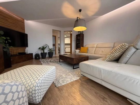 Duże mieszkanie z wyposażeniem, trzy balkony - Photo 1