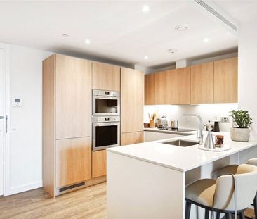 Bloom East, Nine Elms Lane, SW11, London - Photo 2