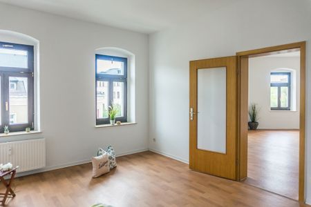 Wunderschöne Altbauwohnung mit Einbauküche - Foto 3