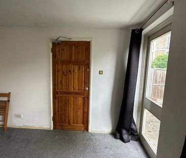 Room in a Shared House, Burgos Grove, SE10 - Photo 1
