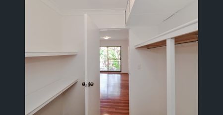 Large 2 Bedroom Apartment with Timber Flooring! - Photo 4