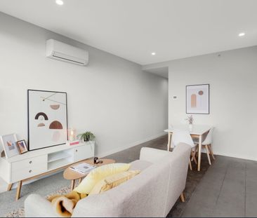 Stylish Two-Bedroom Apartment in Prime Location - Photo 1