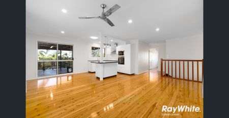 Two Storey Family Home With a Pool - Great For Summer - Photo 5
